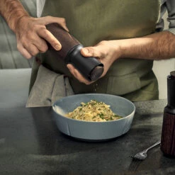 Rosendahl Rå Zout- & Pepermolen 20 Cm 8 Rosendahl Rå Zout- & Pepermolen 20 Cm -Huis Keuken 500736 01 3 EnvironmentImage eddd67a079