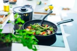 Fiskars Functional Form Bakspatel 28 Cm 9 Fiskars Functional Form Bakspatel 28 Cm -Huis Keuken 507603 01 10 EnvironmentImage 20a625e4fd